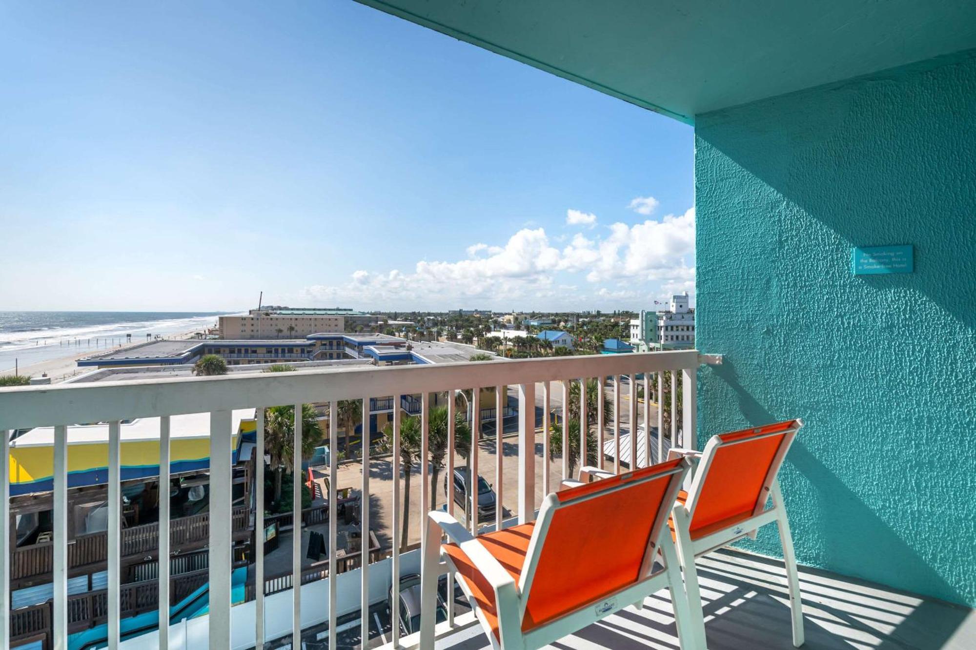 Queen Room Ocean Front with Two Queen Beds and Balcony - Non-Smoking